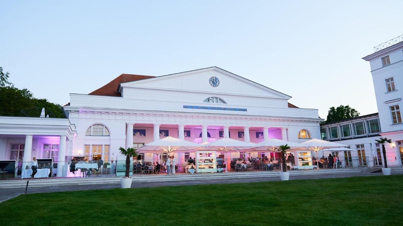 Grand Hotel Heiligendamm - The Leading Hotels Of The World Eksteriør billede The clubhouse at the Royal Automobile Club
